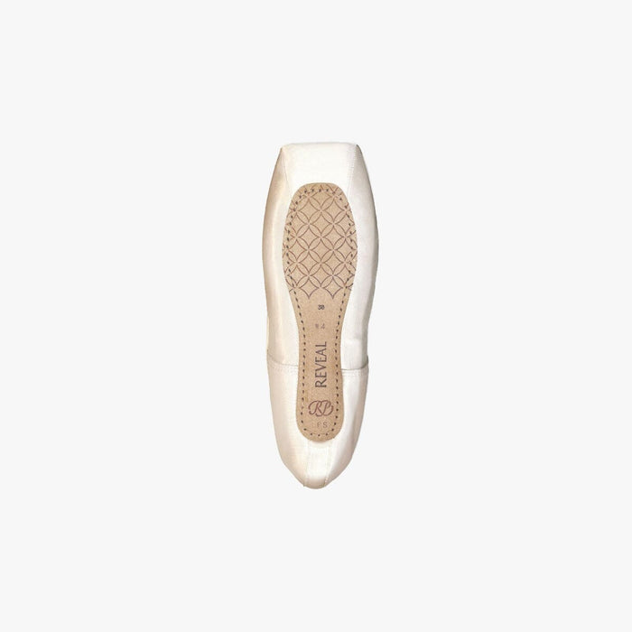 Russian Pointe Reveal U-Cut W/Drawstring Pointe Shoe