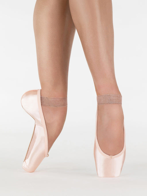 Suffolk Signet Pointe Shoe - Light
