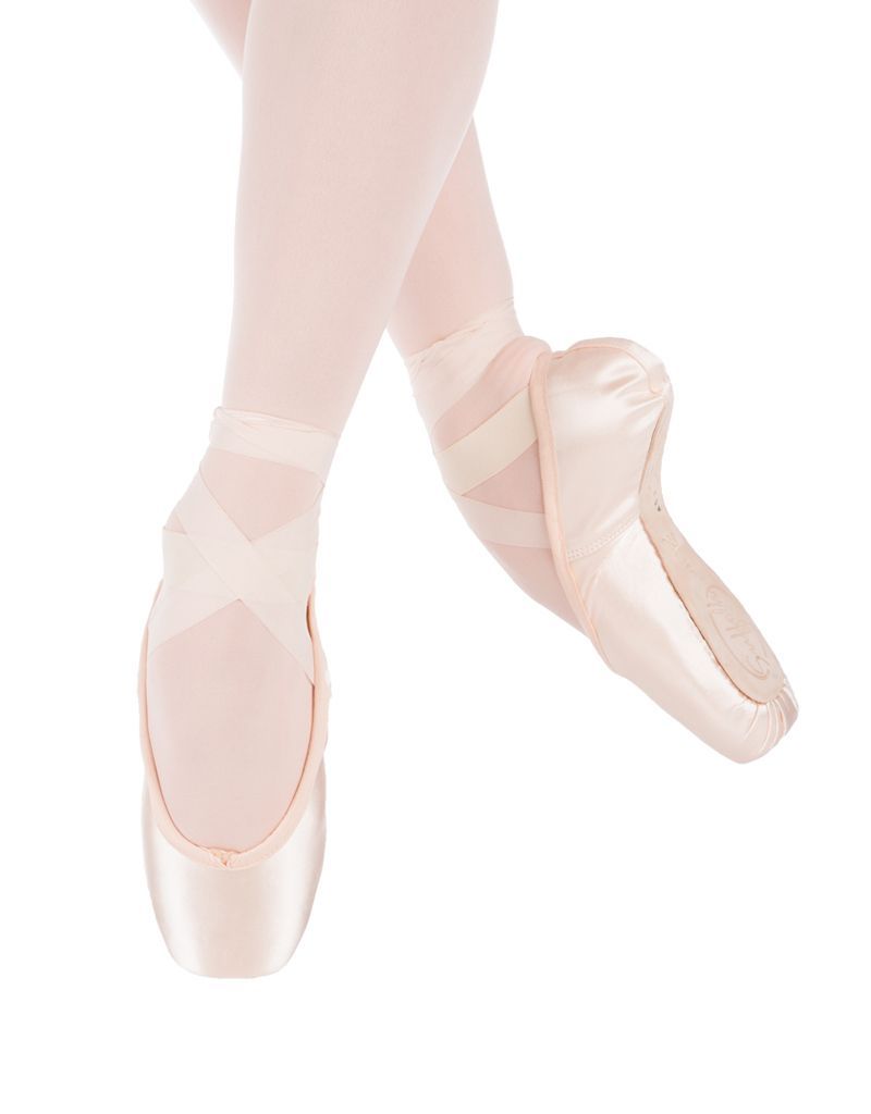 Suffolk Spotlight Pointe Shoe